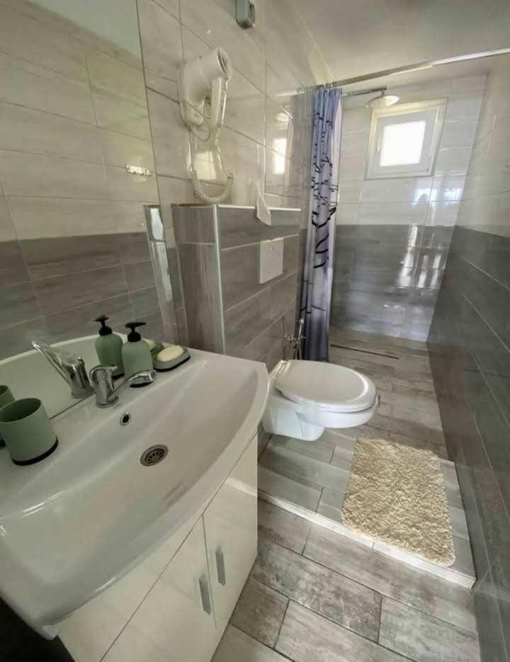 Bajo Apartmany Podgora Exterior photo