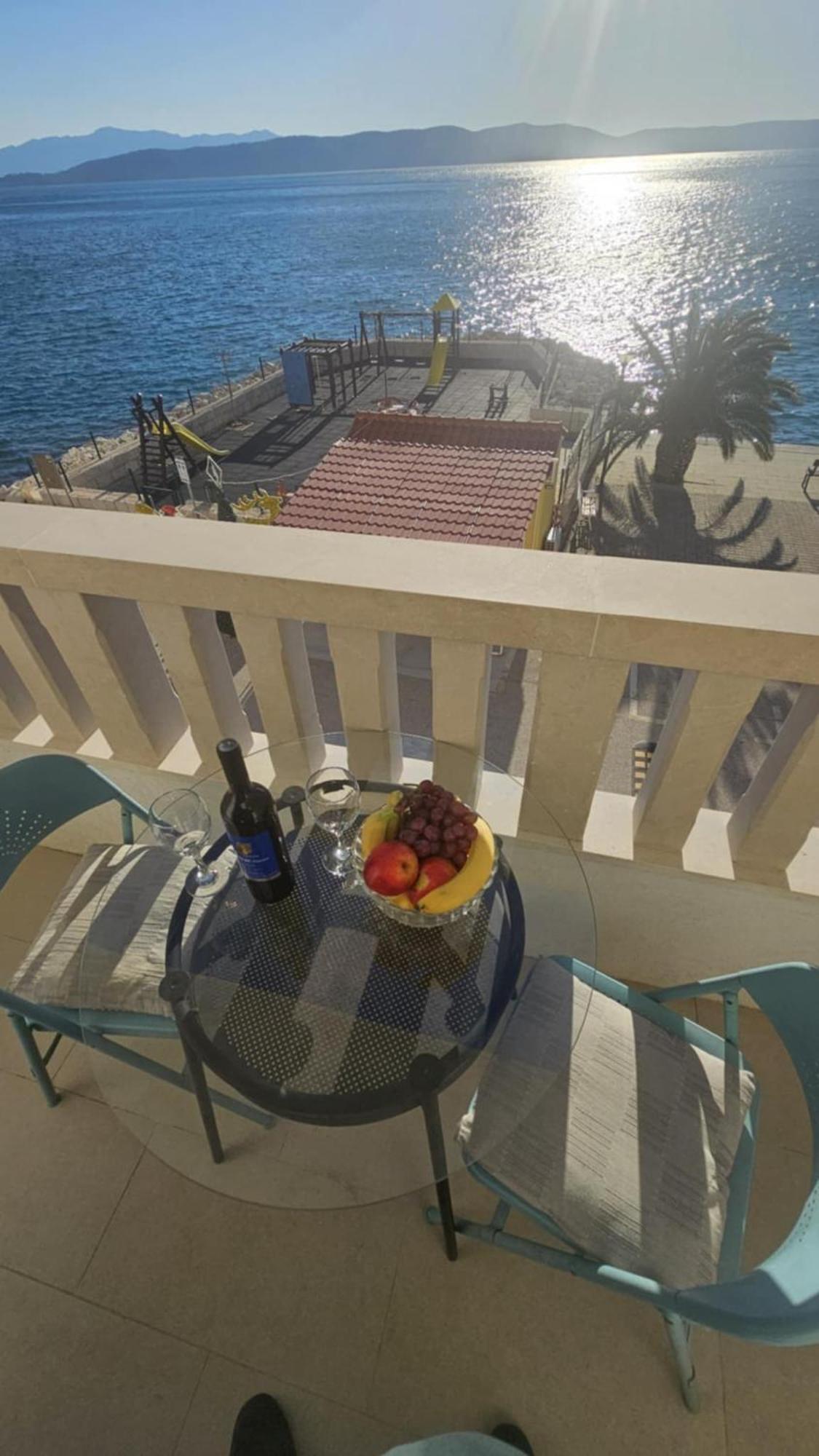 Bajo Apartmany Podgora Exterior photo